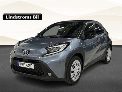 Grå Begagnad 2024 Toyota Aygo X Pulse SUV | 239 000 kr (Lite dyr)