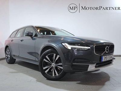 Grå Begagnad 2019 Volvo V90 CC Momentum Kombi | 219 900 kr (Marknadspris)