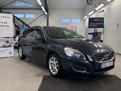 Grå Begagnad 2013 Volvo V60 Momentum Kombi | 109 900 kr (Marknadspris)