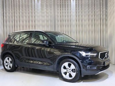 Svart Begagnad 2019 Volvo XC40 Momentum SUV | 229 900 kr (Marknadspris)