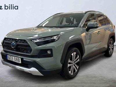 Grön Begagnad 2022 Toyota RAV4 Hybrid SUV | 384 900 kr