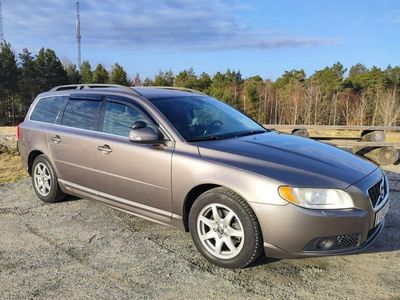 begagnad Volvo V70 Unik valmöjlighet* och bilvårdskit m.m. inkluderat