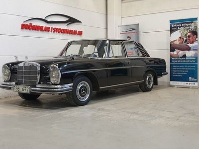 Begagnad Mercedes 280 140 HK (102 kW) 1970 Svart Sedan
