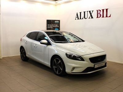 begagnad Volvo V40 D2/R-Design/PANO/NAVI/M.VARME/VOC/NY KAMREM/DRAG E