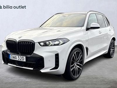 Vit Begagnad 2023 BMW X5 M Sport SUV | 759 900 kr