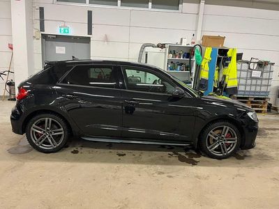 Begagnad Audi A1 Sportback 200 HK (147 kW) 2021 Svart metallic Halvkombi