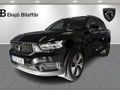 Svart Begagnad 2022 Volvo XC40 Momentum SUV | 329 500 kr (Marknadspris)
