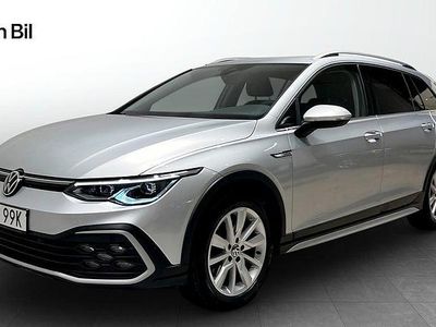 Reflex silver metallic Begagnad 2022 VW Golf VIII Kombi | 344 900 kr (Marknadspris)