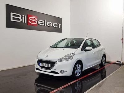 Begagnad Peugeot 208 82 HK (60 kW) 2015 Vit Halvkombi