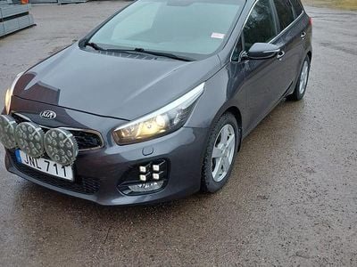 Mörkgrå Begagnad 2016 Kia Ceed Sportswagon Kombi | 107 000 kr (Dyr)