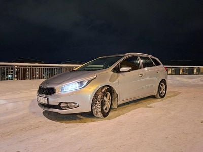 Silver/grå Begagnad 2013 Kia Ceed Sportswagon Kombi | 79 500 kr (Marknadspris)