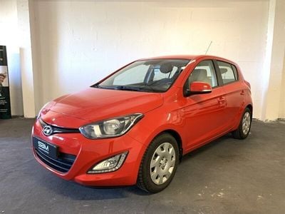 Begagnad Hyundai i20 Premium 85 HK (62 kW) 2012 Röd Halvkombi