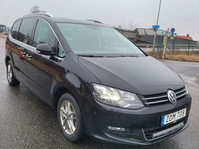 begagnad VW Sharan 2.0 TDI Premium Euro 6 NY BESIKTAD NY SER 2018, Minibuss