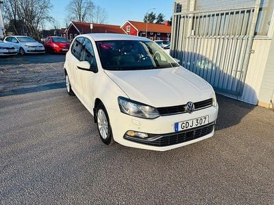 Vit Begagnad 2017 VW Polo Halvkombi | 109 900 kr