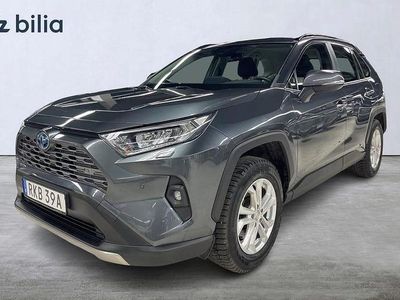 Grå Begagnad 2024 Toyota RAV4 Hybrid Active SUV | 389 900 kr (Bra pris)