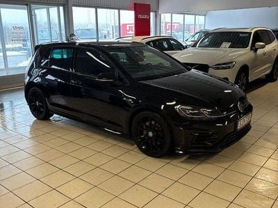 Begagnad VW Golf VII R 310 HK (228 kW) 2017 Deep black pearl effect Halvkombi