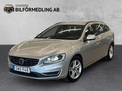 Begagnad Volvo V60 Momentum 231 HK (169 kW) 2015 Silver Kombi