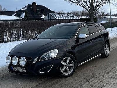 Begagnad Volvo V60 Momentum 116 HK (85 kW) 2011 Svart Kombi