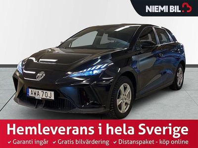 Begagnad MG MG4 EV 125 kW (170 HK) 2023 Svart Halvkombi