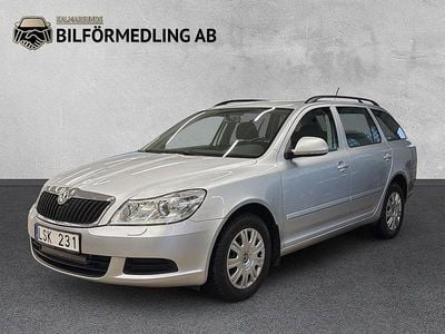 Begagnad Skoda Octavia Ambiente 122 HK (89 kW) 2011 Silver Kombi