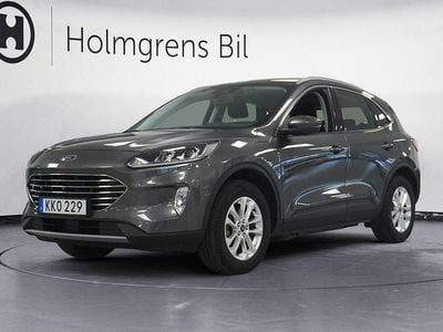 Grå Begagnad 2021 Ford Kuga Titanium SUV | 224 800 kr (Marknadspris)