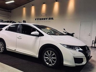 Begagnad Honda Civic Comfort 99 HK (72 kW) 2015 Vit Halvkombi