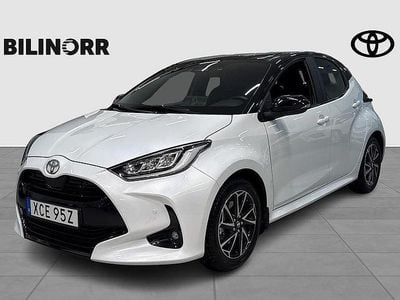 Vit Begagnad 2024 Toyota Yaris Hybrid Style Halvkombi | 299 900 kr (Dyr)