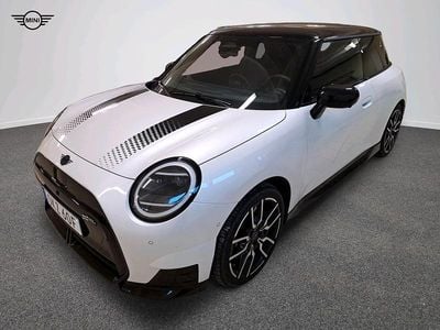 Vit Begagnad 2025 Mini Cooper SE Halvkombi | 474 900 kr