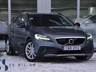 Grå Begagnad 2017 Volvo V40 CC Kombi | 177 900 kr (Marknadspris)