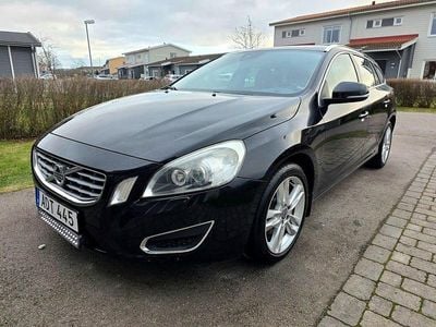 Svartmetallic Begagnad 2012 Volvo V60 Summum Kombi | 84 900 kr