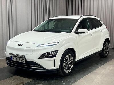 Vit Begagnad 2022 Hyundai Kona Essential SUV | 194 800 kr (Marknadspris)