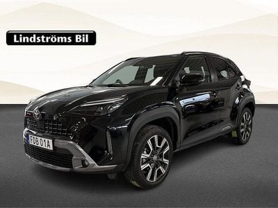 Begagnad Toyota Yaris Cross Style 92 HK (67 kW) 2025 Svart SUV