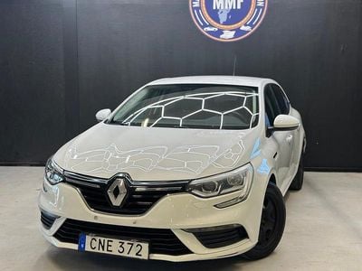 Begagnad Renault Mégane IV 111 HK (81 kW) 2018 Vit Halvkombi