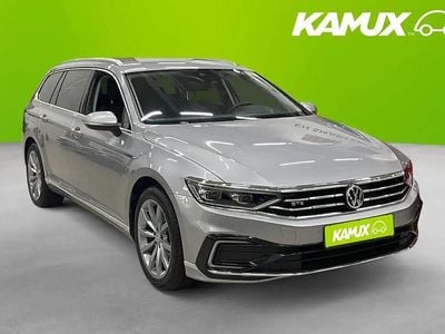 Silver/grå Begagnad 2020 VW Passat GTE Kombi | 299 700 kr (Dyr)