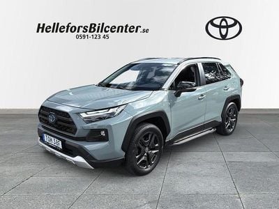 Grön Begagnad 2021 Toyota RAV4 Hybrid SUV | 415 500 kr (Dyr)