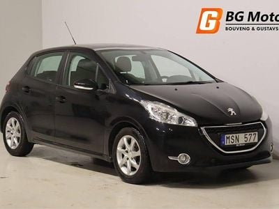 Svart Begagnad 2012 Peugeot 208 Halvkombi | 69 900 kr (Marknadspris)