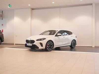 Vit Begagnad 2024 BMW 120 M Sport Halvkombi | 459 800 kr