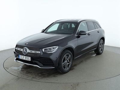 Grå Begagnad 2021 Mercedes GLC300 AMG line SUV | 367 000 kr (Marknadspris)