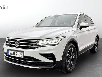 Pure white Begagnad 2024 VW Tiguan SUV | 359 900 kr (Marknadspris)