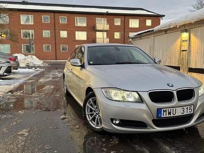 Begagnad BMW 318 143 HK (105 kW) 2009 Sedan