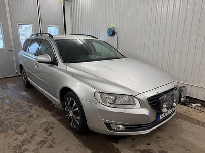 Begagnad Volvo V70 Momentum 136 HK (100 kW) 2014 Silver Kombi