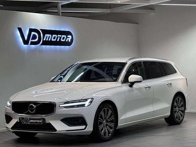 Vit Begagnad 2019 Volvo V60 Momentum Kombi | 239 700 kr (Marknadspris)