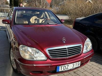 Bordeaux metallic Begagnad 2001 Mercedes S500 Sedan | 160 000 kr
