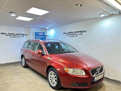 Begagnad Volvo V70 Summum 163 HK (119 kW) 2011 Röd Kombi