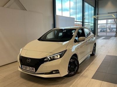 Vit Begagnad 2022 Nissan Leaf Acenta Halvkombi | 189 000 kr (Marknadspris)