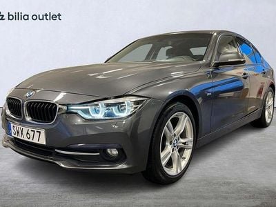 Begagnad BMW 318 Sport Line 150 HK (110 kW) 2016 Grå Sedan