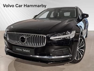 Svart Begagnad 2023 Volvo V90 Core Kombi | 419 000 kr (Marknadspris)