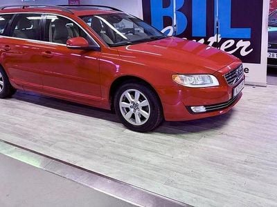 Röd Begagnad 2013 Volvo V70 Momentum Kombi | 95 000 kr (Marknadspris)