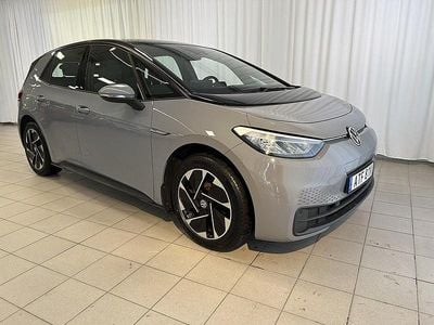 Begagnad VW ID.3 Pro Performance 150 kW (204 HK) 2022 Moonstone grey black Halvkombi