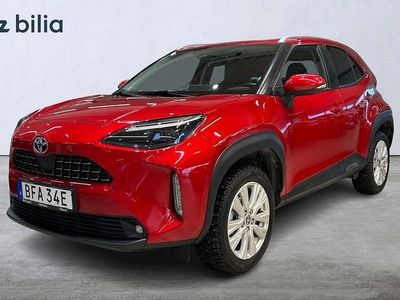 Begagnad Toyota Yaris Hybrid Edition 117 HK (86 kW) 2022 Röd